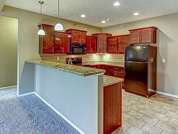 2nd image of 7438 S Louise Ave APT 303