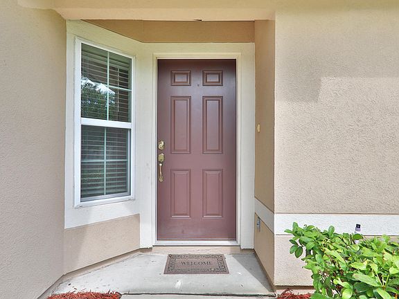 4th image of 208 N Aberdeenshire Dr