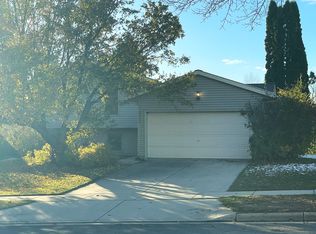 2902 Tucson Trl, Madison, WI 53719