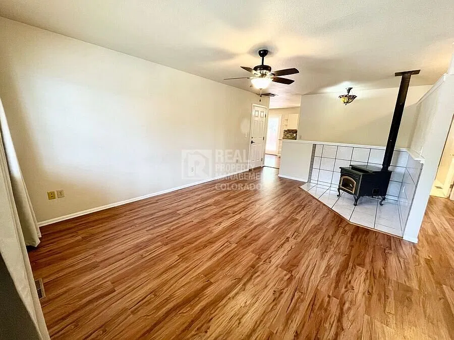 Available Now: Spacious 3-Bedroom Home with Office/Flex Room, RV Parking, and Huge Backyard — Photo 3