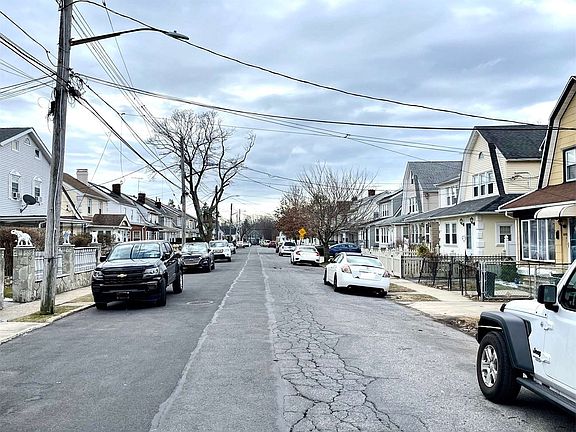 3rd image of 104-17 220th St #2