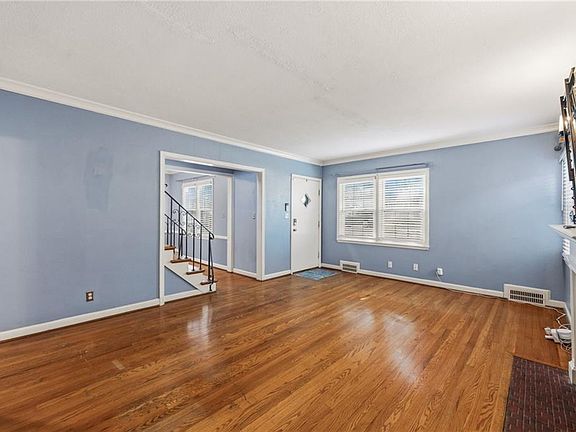 4th image of 8806 Minnehaha Ln