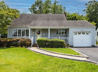 92 Kime Ave, North Babylon, NY 11703
