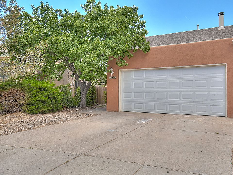 1st image of 5517 Nordica St NE