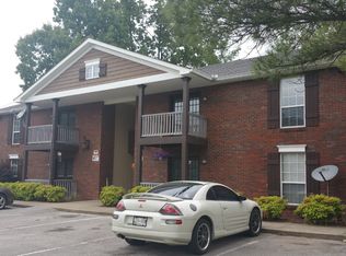 2 bed, 1.0 bath, 975 sqft, $925, Clarksville, TN 37043