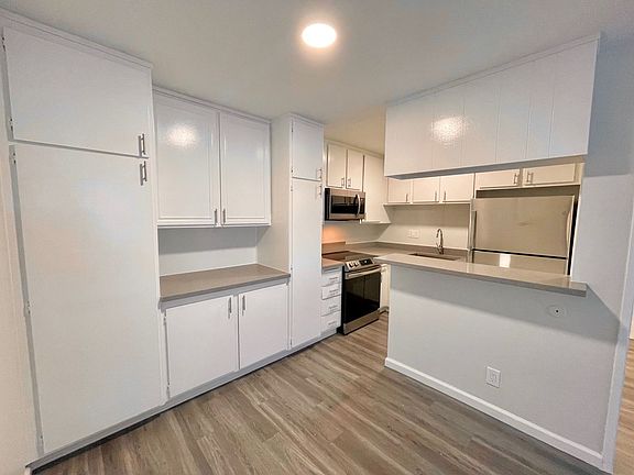 2nd image of 5340 Franklin Ave #106