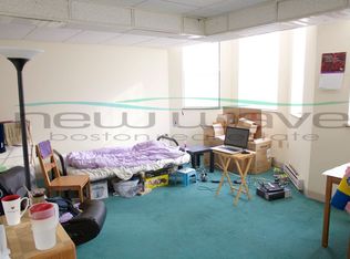 102 Queensberry St APT C, Boston, MA 02215