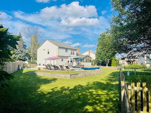 3rd image of 5695 Westbriar Ct