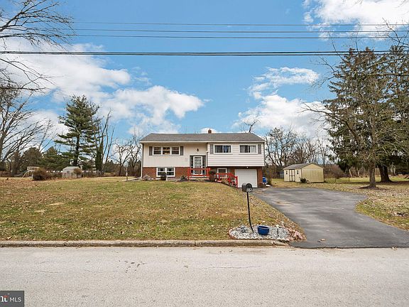 2nd image of 1319 Veronica Ln