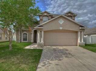 3410 Berry Blossom Ln, Plant City, FL 33567