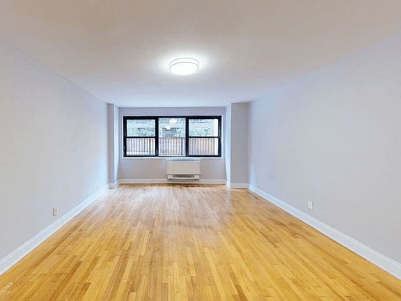 3rd image of 301 E 47th St APT 2h