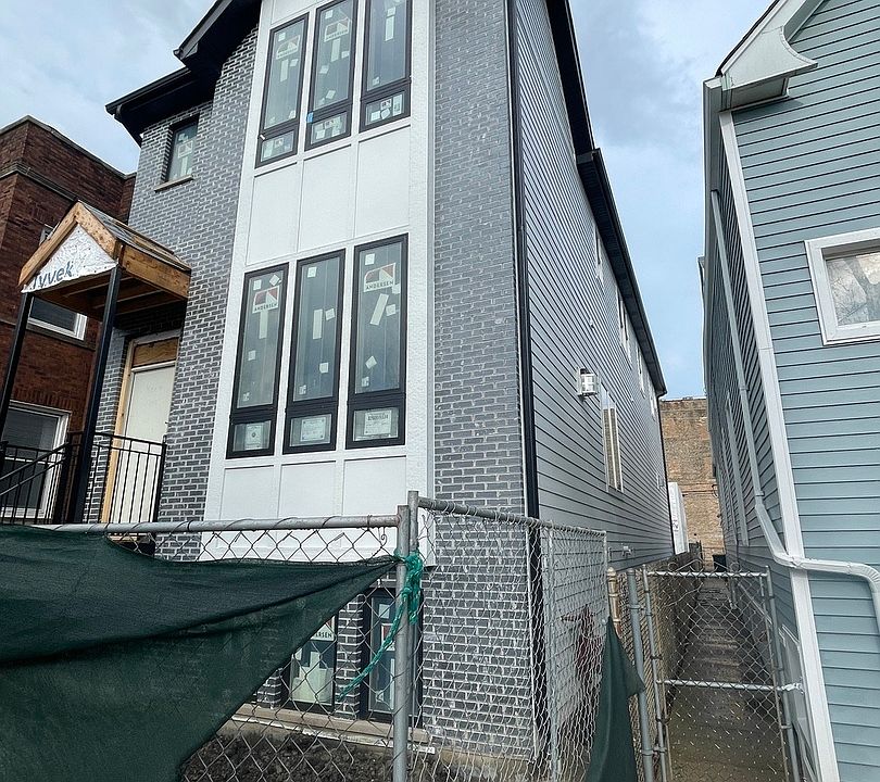2nd image of 4109 N Francisco Ave