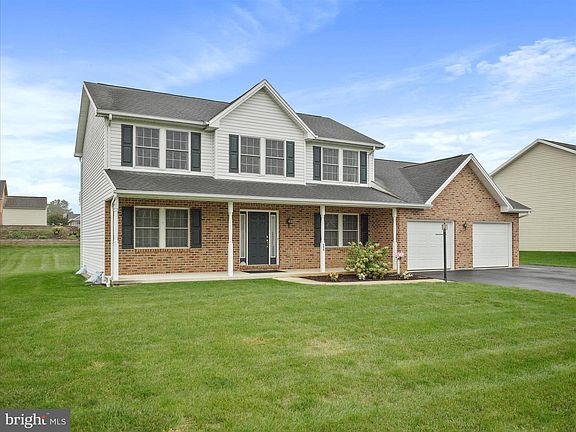3rd image of 290 Leedy Way W #W