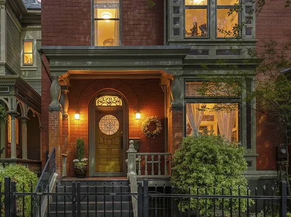 1719 NW Irving St, Portland, OR 97209