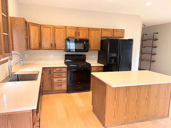 3rd image of 2138 N Buffum St #1
