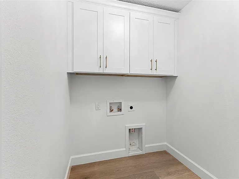 320 Kenora Dr — Photo 22