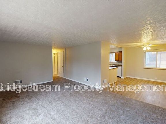 3rd image of 4246 Lyndell Dr