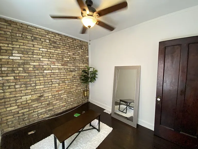 915 W Cornelia Ave #1A — Photo 12