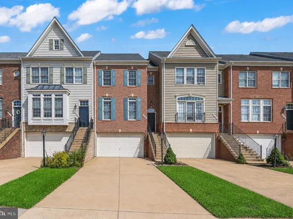 6806 Witton Cir, Gainesville, VA 20155
