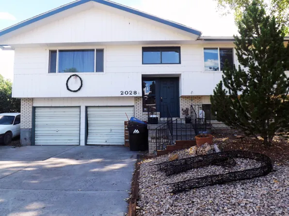 2028 Cambridge St, Montrose, CO 81401
