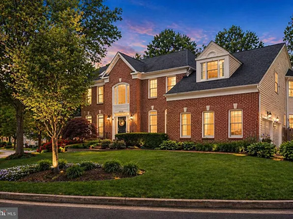 9315 Hallston Ct, Fairfax Station, VA 22039