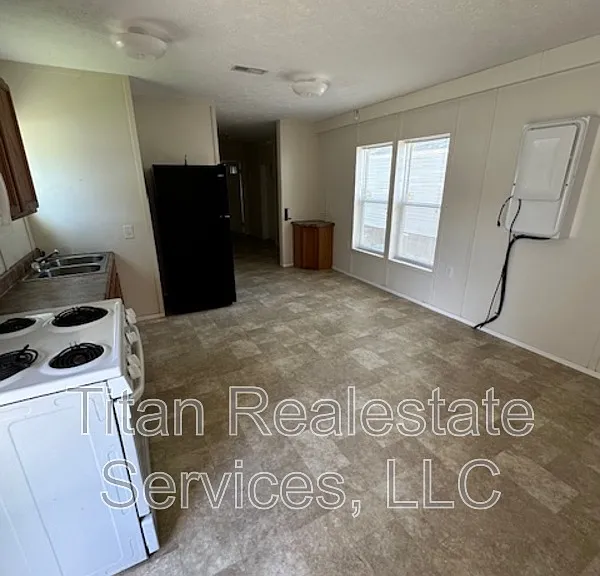 1835 S Lake Arthur Ave #3 — Photo 2