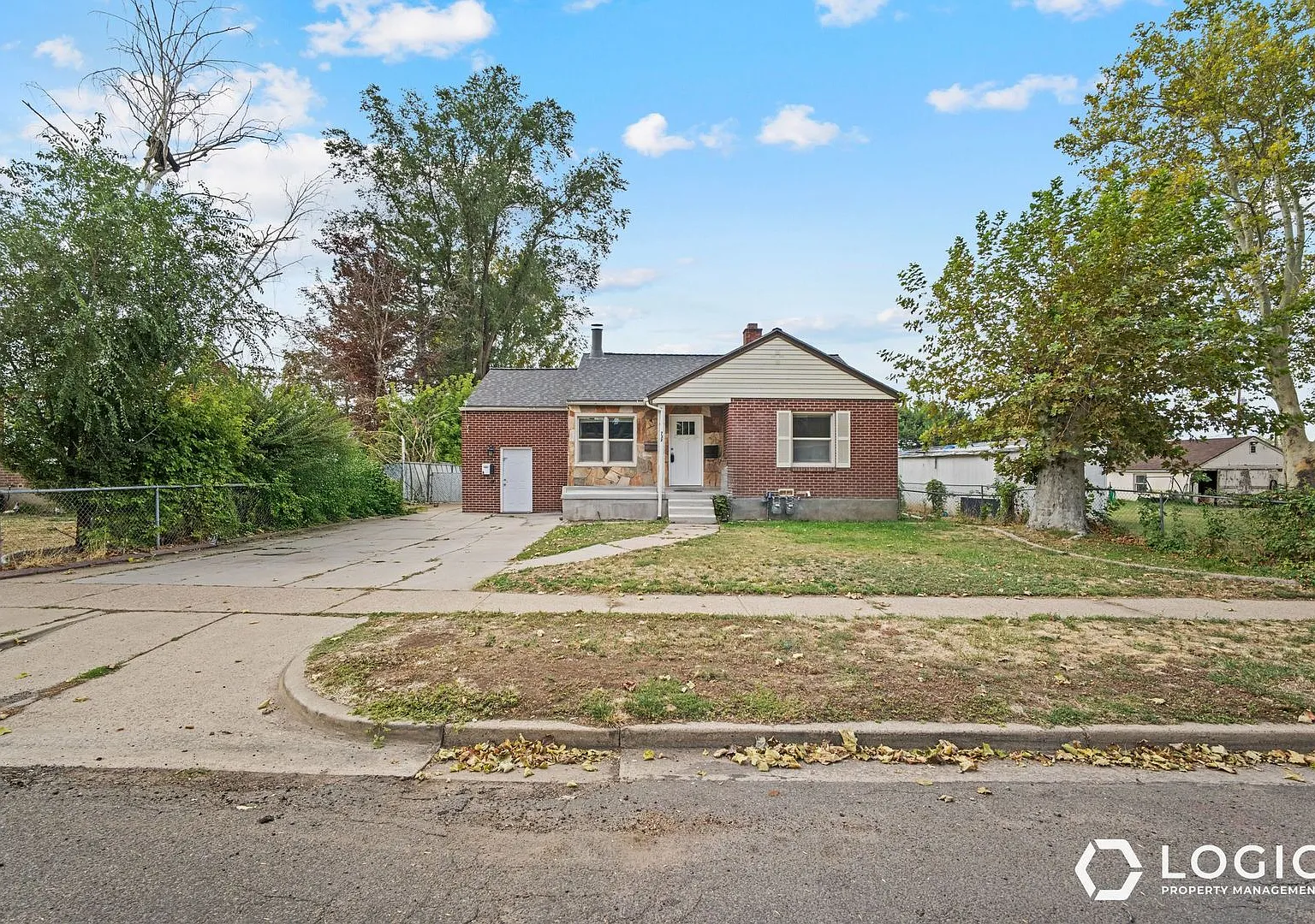 3 Bed / 1 Bath Upstairs Home for Rent in Clearfield, UT — Photo 1