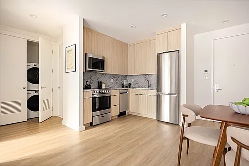 100 Sullivan Pl #201 Photo 1