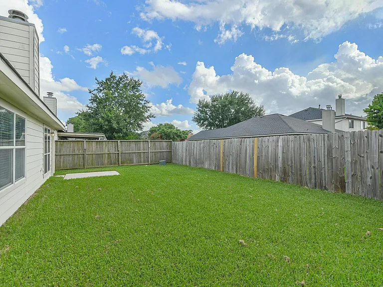 13831 Hillingdale Ln — Photo 33