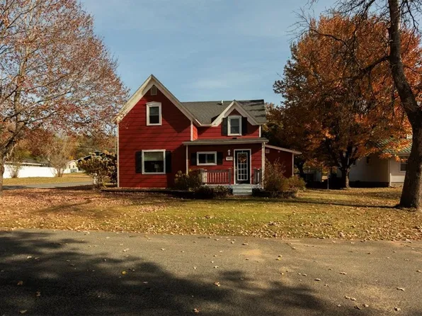 1802 11th Street E, Menomonie, WI 54751
