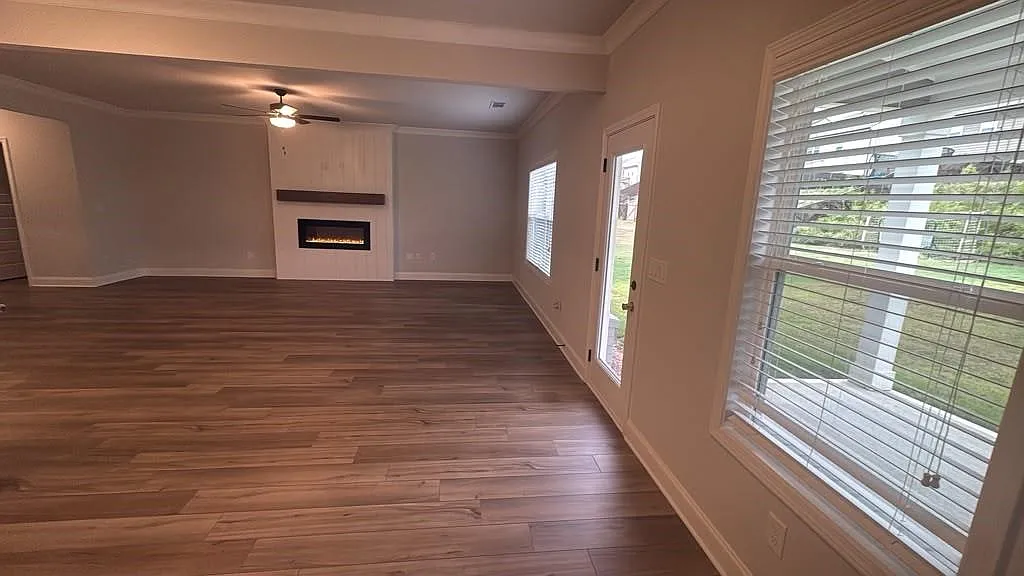 3 bed, 2.5 bath, 2016 sqft, $2,700 — Photo 4