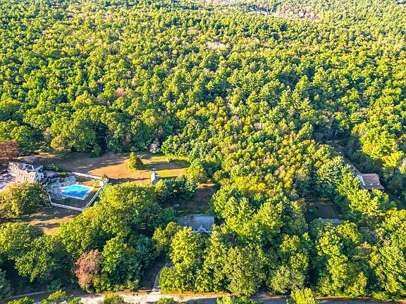 5th image of 24 Wood River Ln