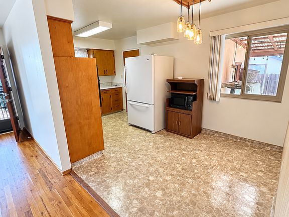 2nd image of 1330 Oak Pl