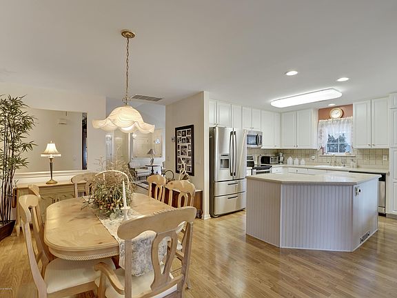 4th image of 79 Sunrise Ct