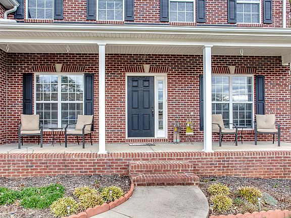 3rd image of 7901 Corbin Ln