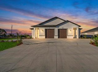1812/1814 NE 8th Place Cpe, Coral, FL 33909