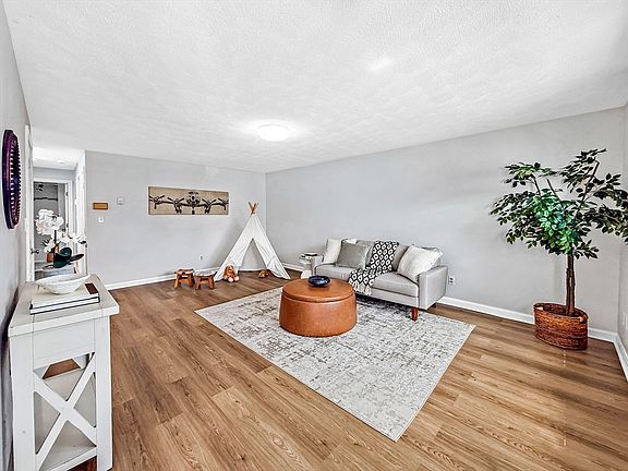 2nd image of 31 Dunn Rd