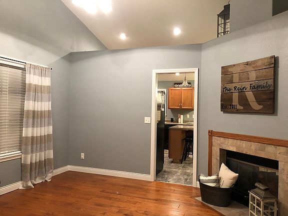 5th image of 610 N Glover Ct