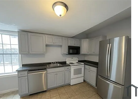 394 Main St #1 — Photo 2