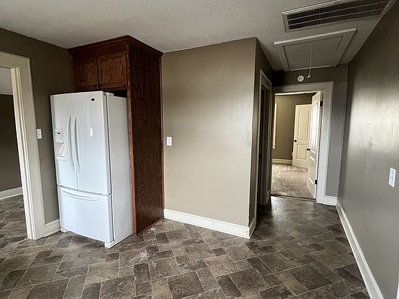 5th image of 76 Locust Dr