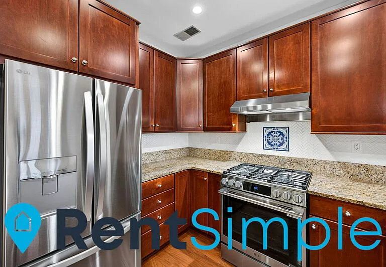 1418 N Rhodes #B110 — Photo 17