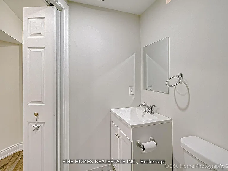 132 Purcell Cres #LOWER — Photo 8