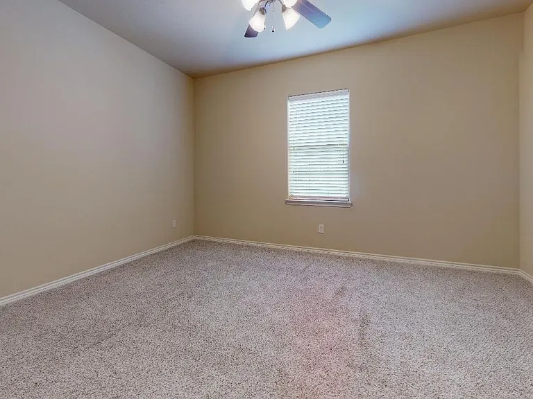 131 Deacon Dr — Photo 8