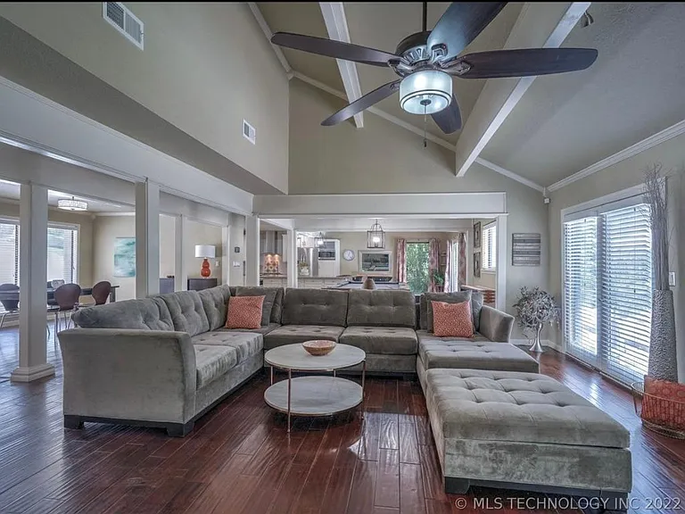 7628 S Quebec Ave — Photo 5