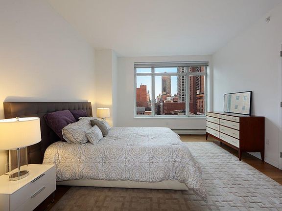 3rd image of 205 E 59th St APT 7C