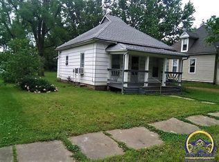 220 Vermont Ave, Holton, KS 66436