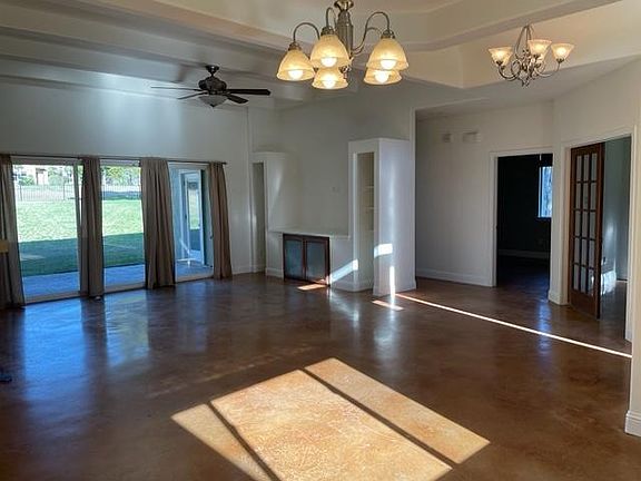 2nd image of 118 La Paz Pl