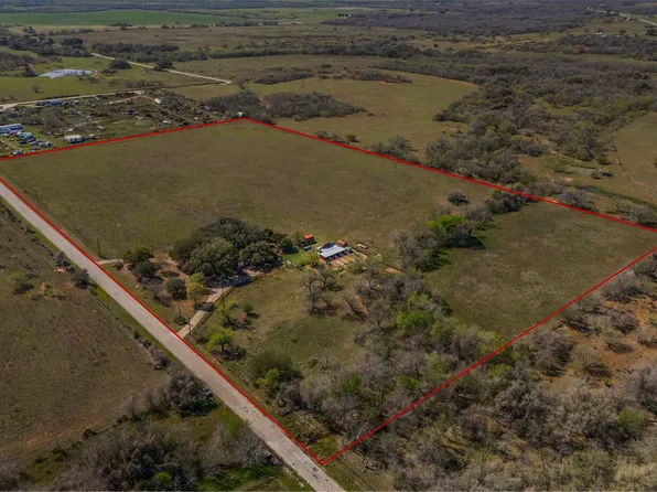 11739 County Road 401, Stockdale, TX 78160