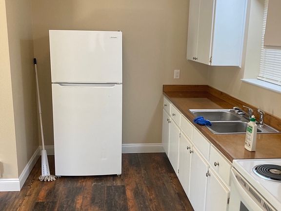 5th image of 652 E Brock Ave Unit B