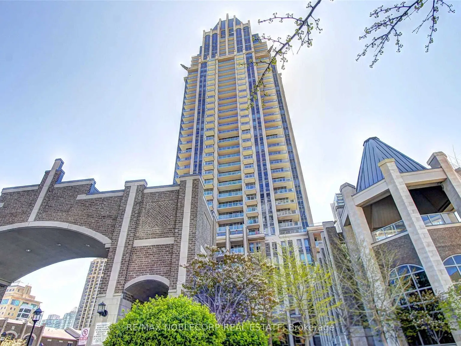 2 bed, $2,450 — Photo 2